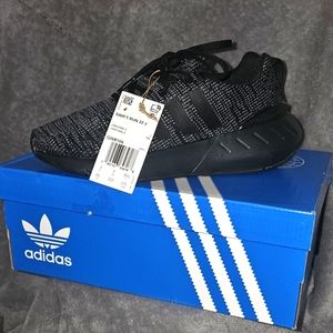 Kids Adidas Black Swift RUN 22 J Size 3.5